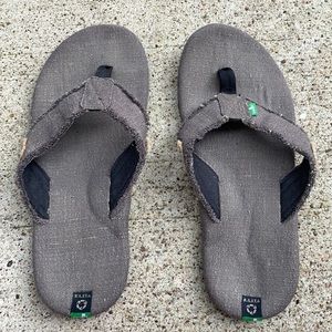Men’s Sanuk flip flops